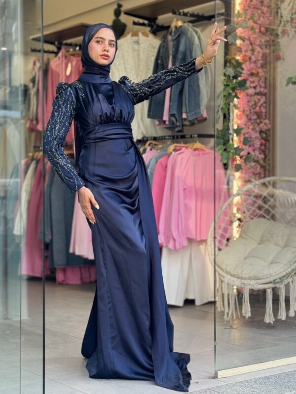 Queen Evening Dress - Image 3