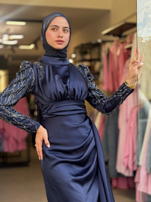 Queen Evening Dress - Image 2