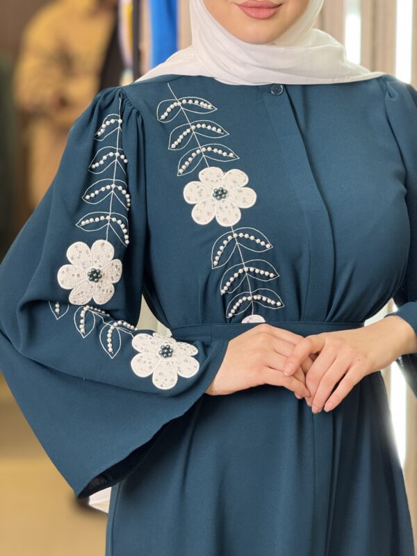 Lily Abaya - Image 6